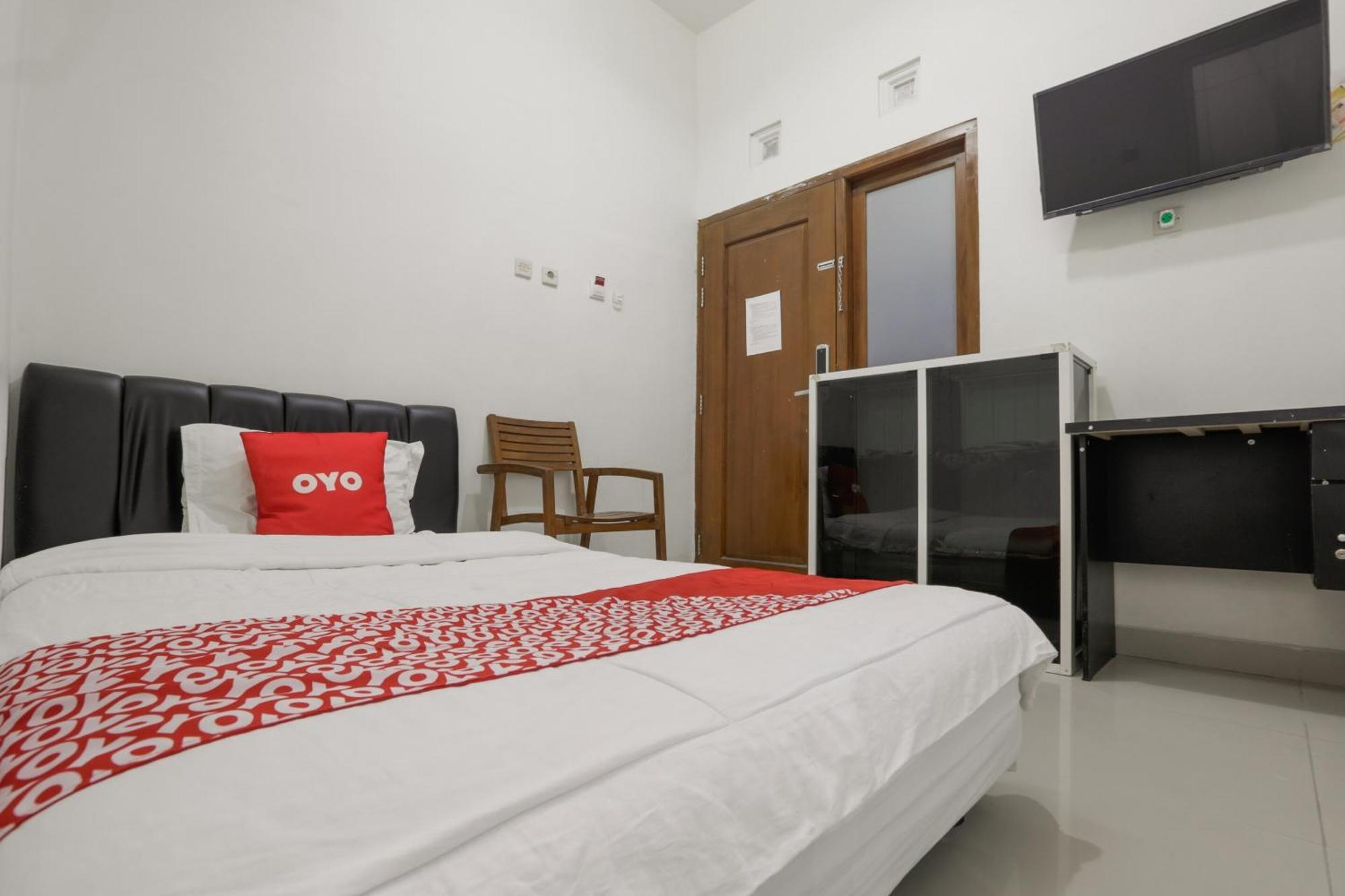 Super Oyo 3838 Tamansari Guest House Solo Buitenkant foto